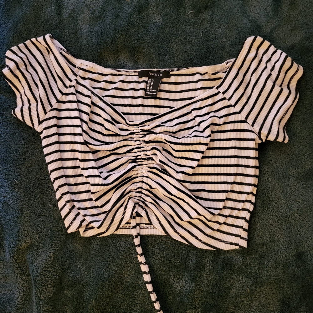 ⭐️Striped Crop Top with Ruched Design
